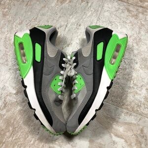Nike Men's Gray and Green Sneakers